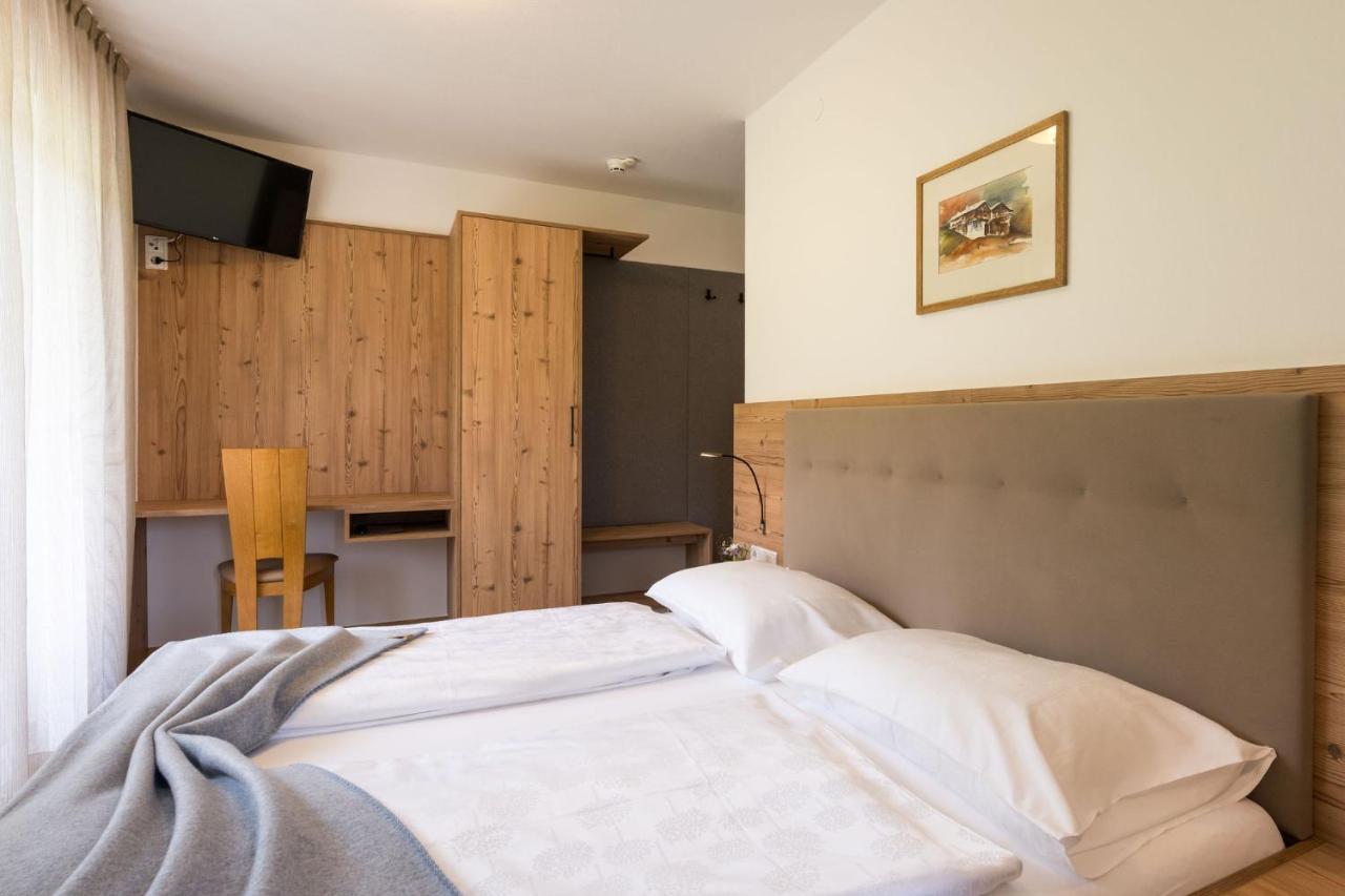 Garni Schorneck Bed and Breakfast Brunico Eksteriør billede
