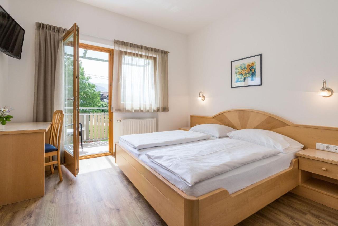 Garni Schorneck Bed and Breakfast Brunico Eksteriør billede
