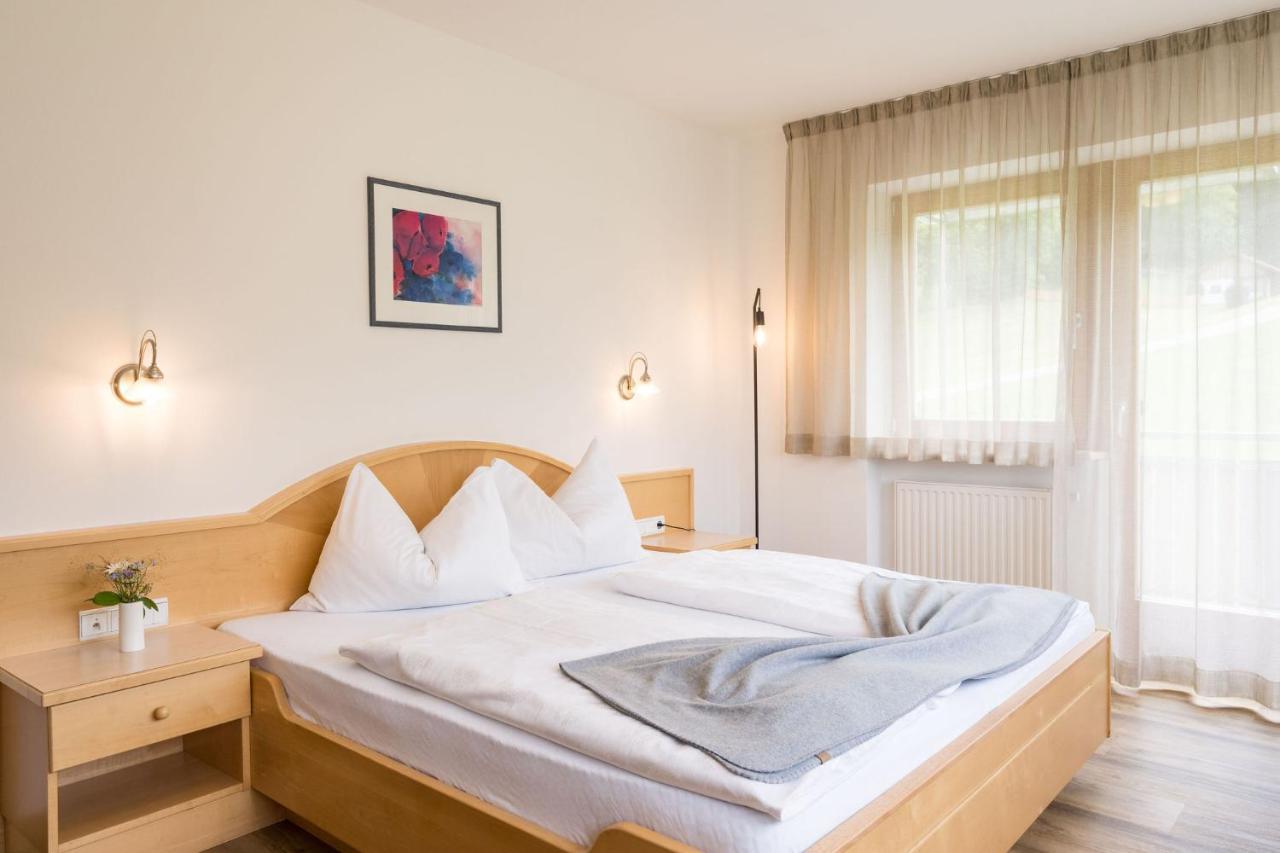 Garni Schorneck Bed and Breakfast Brunico Eksteriør billede