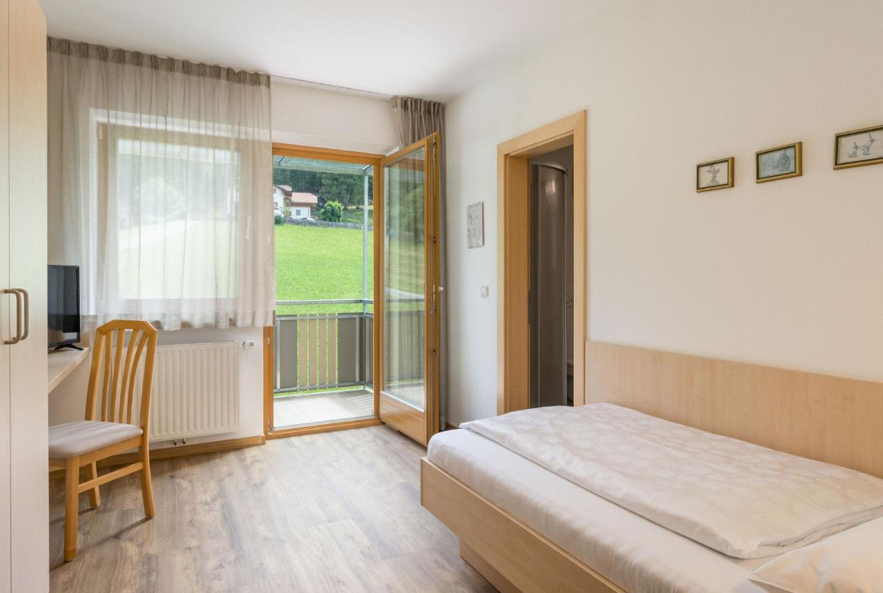 Garni Schorneck Bed and Breakfast Brunico Eksteriør billede